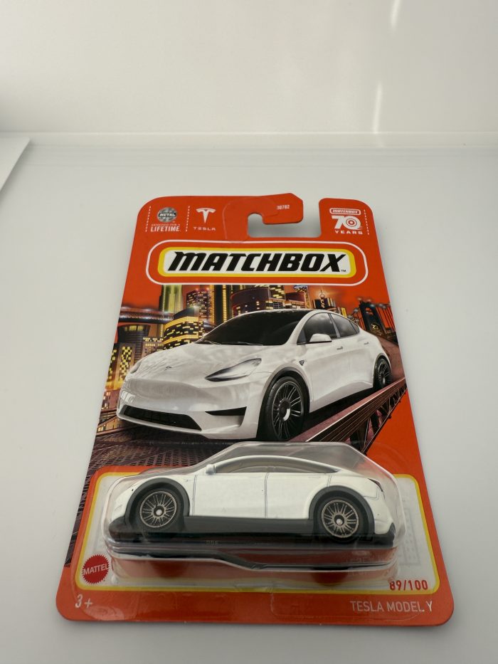 Matchbox Tesla Model Y Long Card 2023 White 89/100 - Image 3
